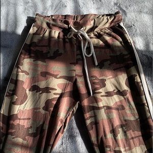 Super soft stretchy Camo leggings